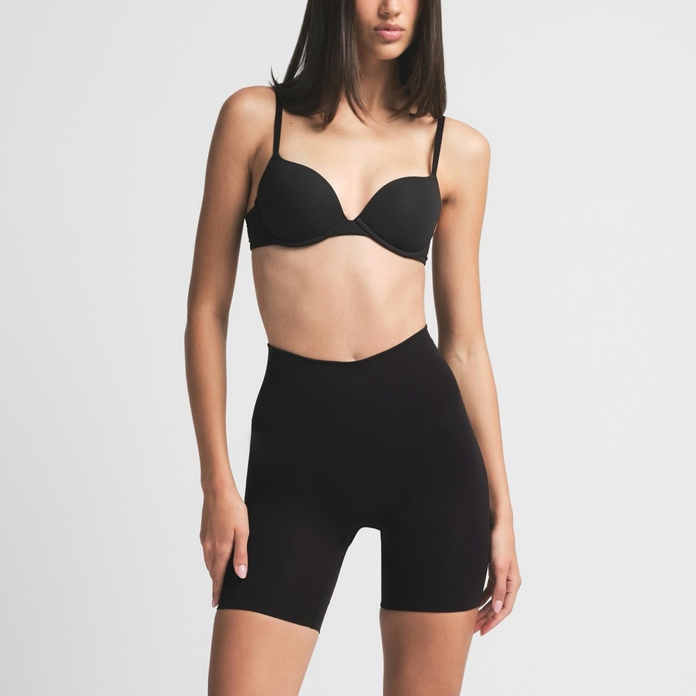 SKIMS Black Shapewear sculpt Shorts
